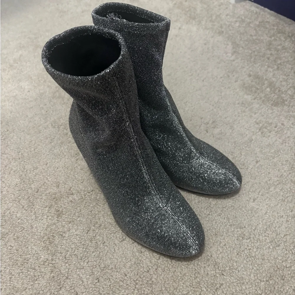 Elegant Silver Ankle Boots - Picture 2 of 10